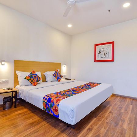 Fabhotel Ny Townhouse Ahmedabad Esterno foto
