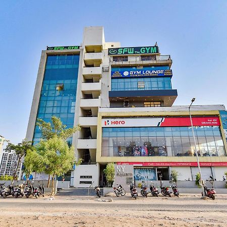 Fabhotel Ny Townhouse Ahmedabad Esterno foto
