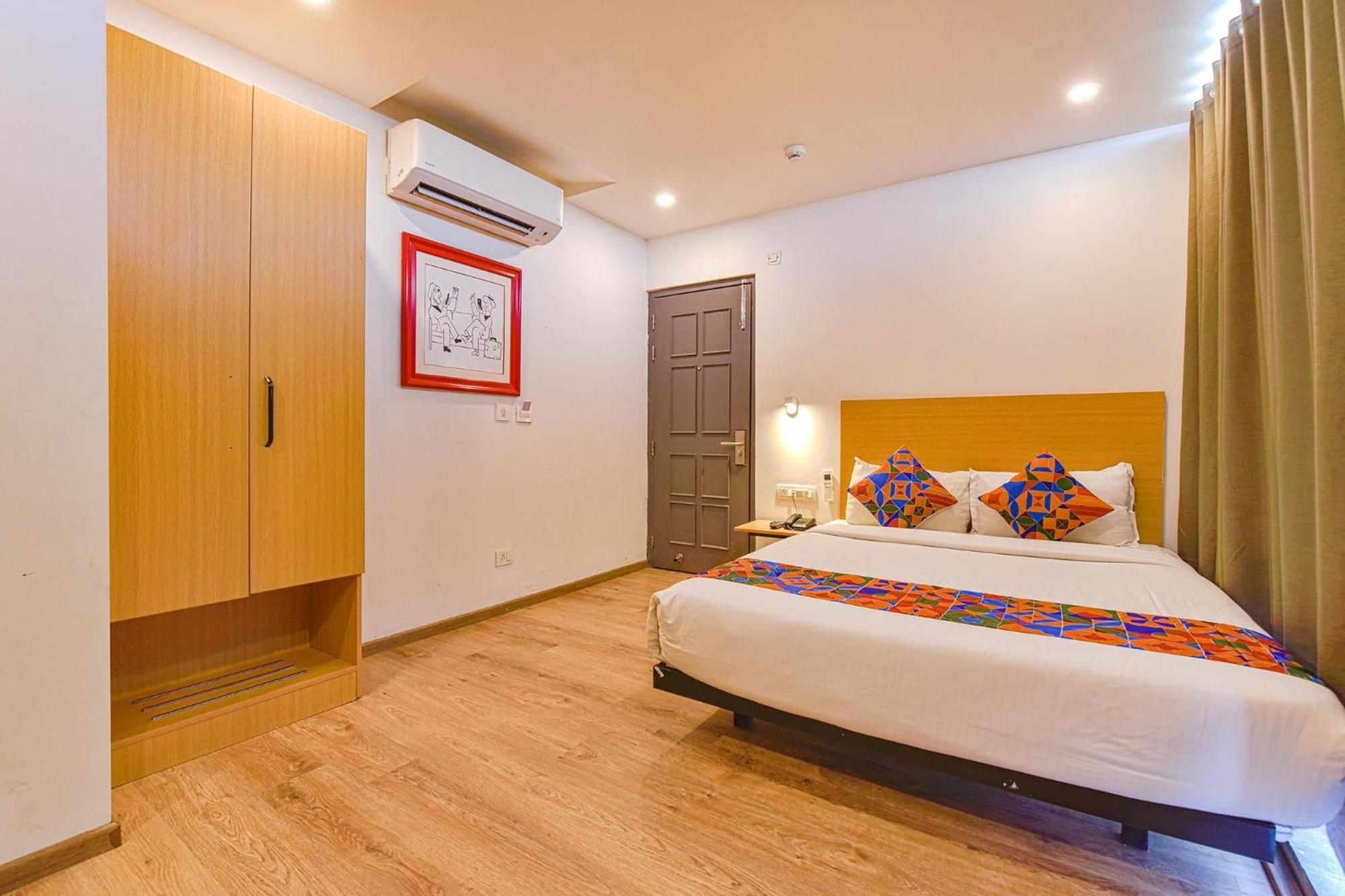 Fabhotel Ny Townhouse Ahmedabad Esterno foto