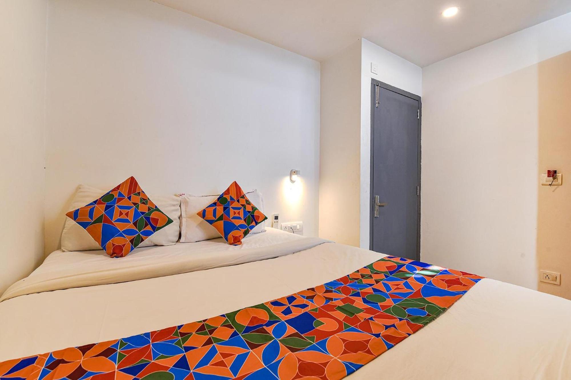 Fabhotel Ny Townhouse Ahmedabad Esterno foto