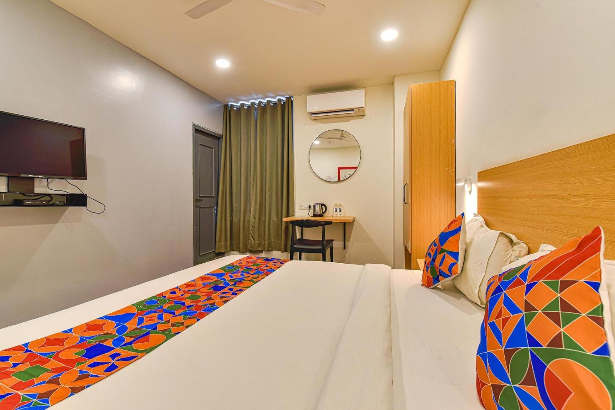 Fabhotel Ny Townhouse Ahmedabad Esterno foto