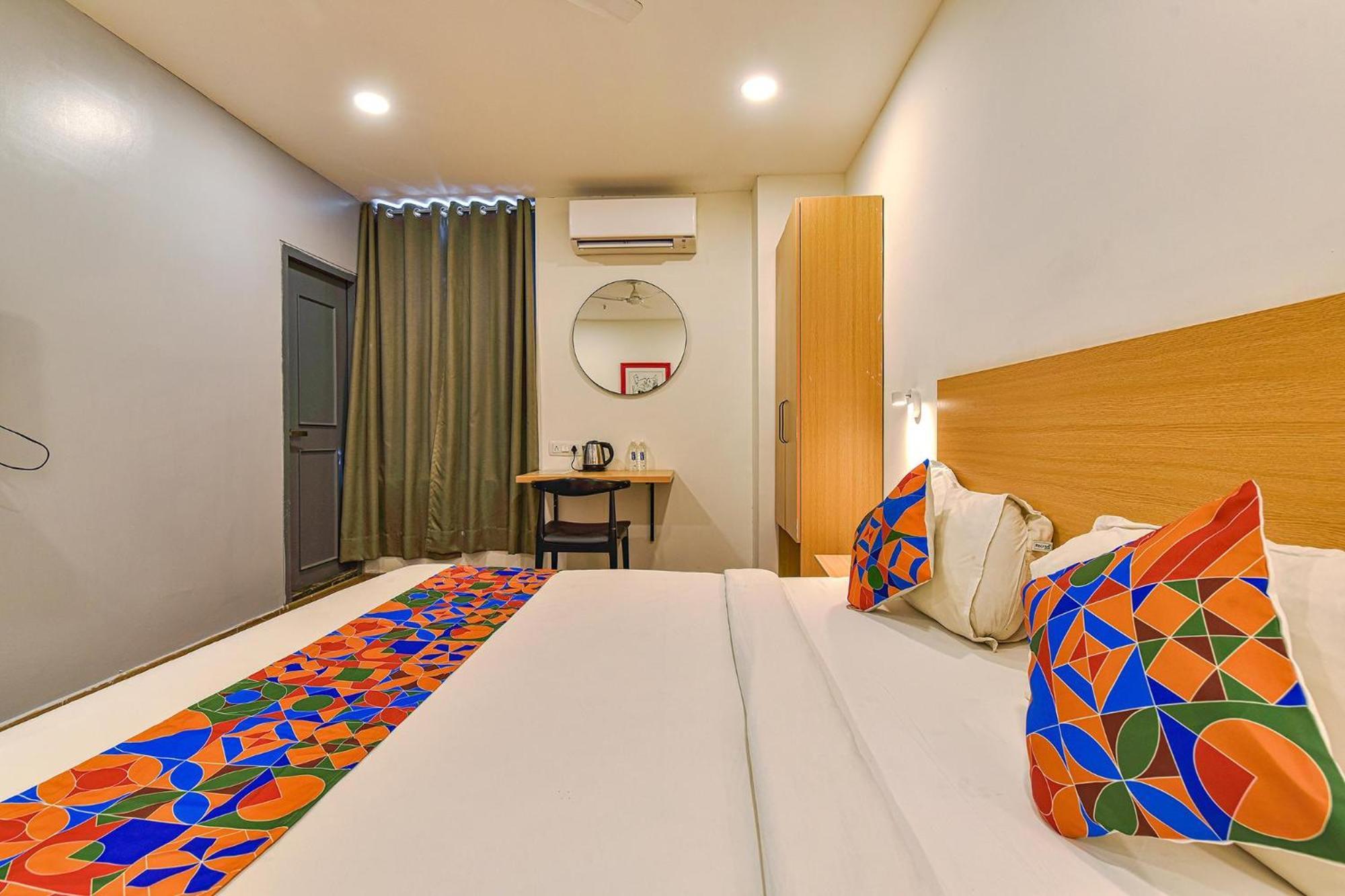 Fabhotel Ny Townhouse Ahmedabad Esterno foto