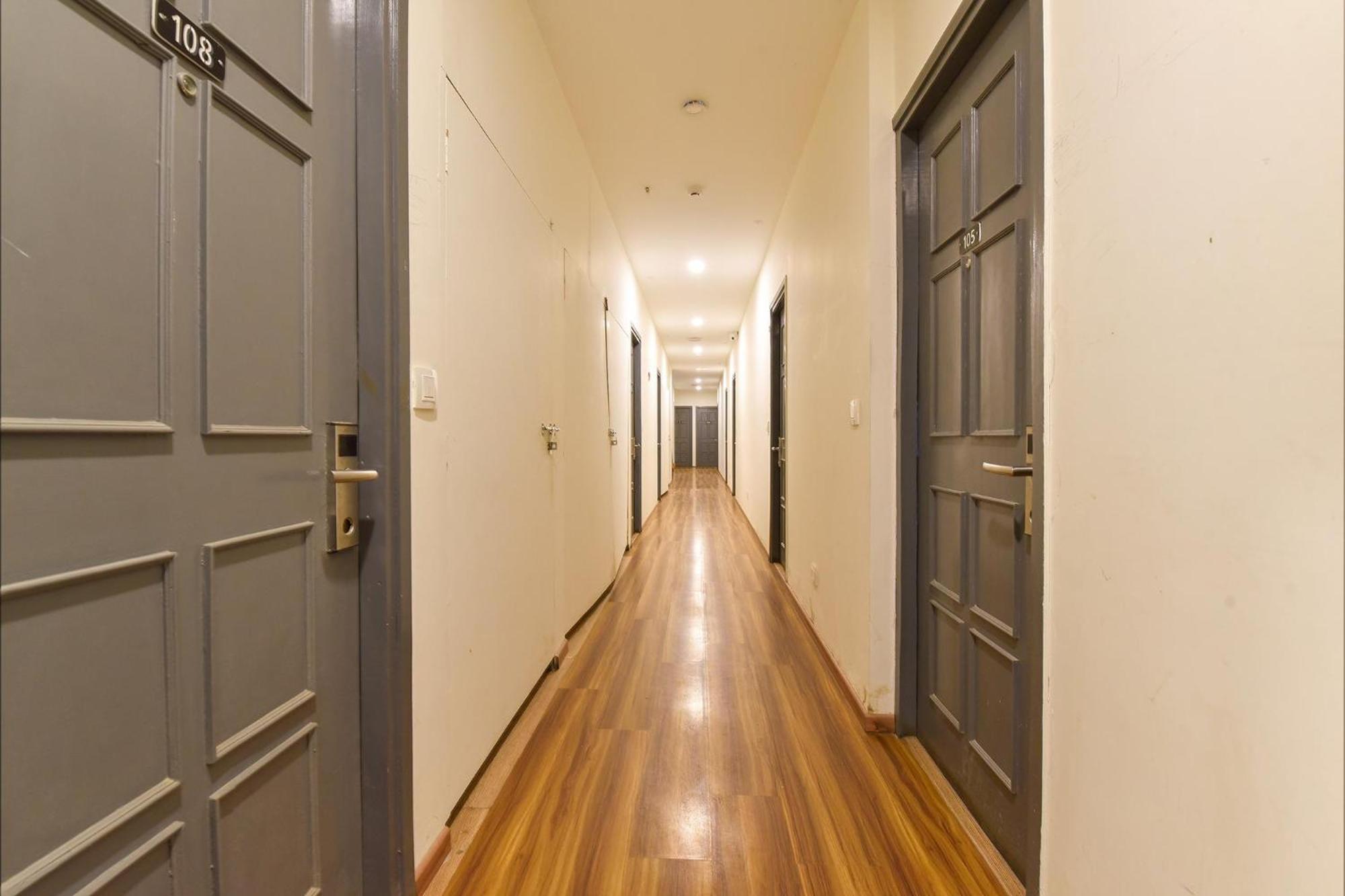 Fabhotel Ny Townhouse Ahmedabad Esterno foto