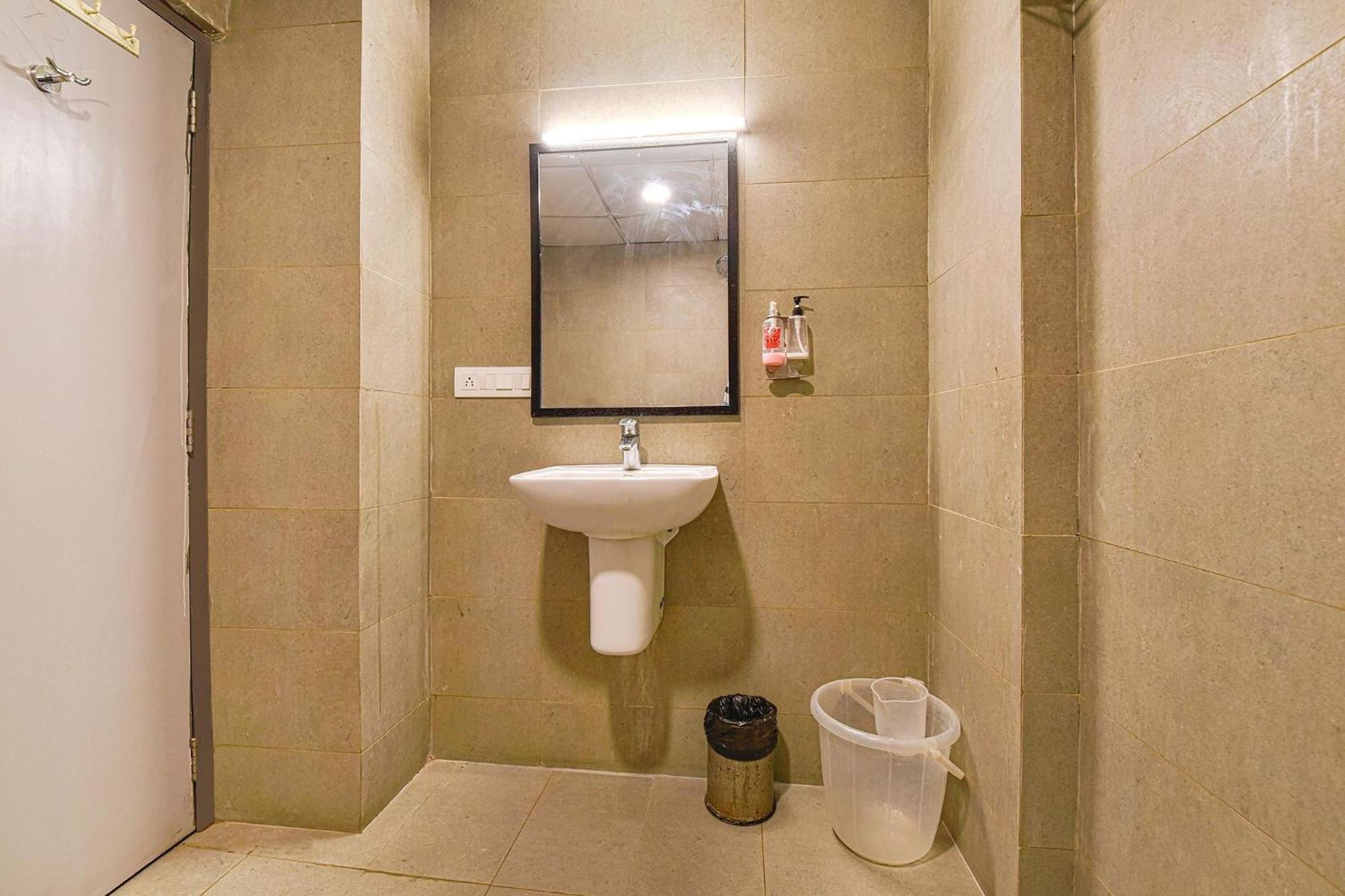 Fabhotel Ny Townhouse Ahmedabad Esterno foto
